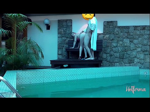 ❤️ O xefe invita a criada á piscina, pero non puido resistirse a un quente ❤️ Vídeo de puta en % gl.port-amurasso.ru %